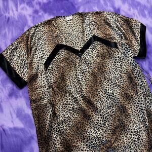Vtg Leopard print cami night dress and robe silky set